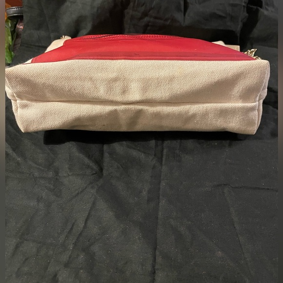 Canvas shoulder/crossbody by-THURSDAY FRIDAY unique bold red beautiful lips - Picture 6 of 10